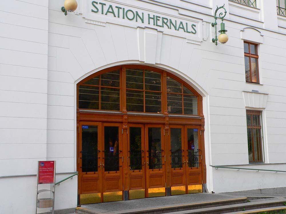 Renovierte Bahnstation